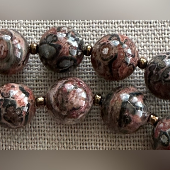 20-1/2 inch Leopard Skin Gemstone bead Necklace NWOT - Picture 12 of 14